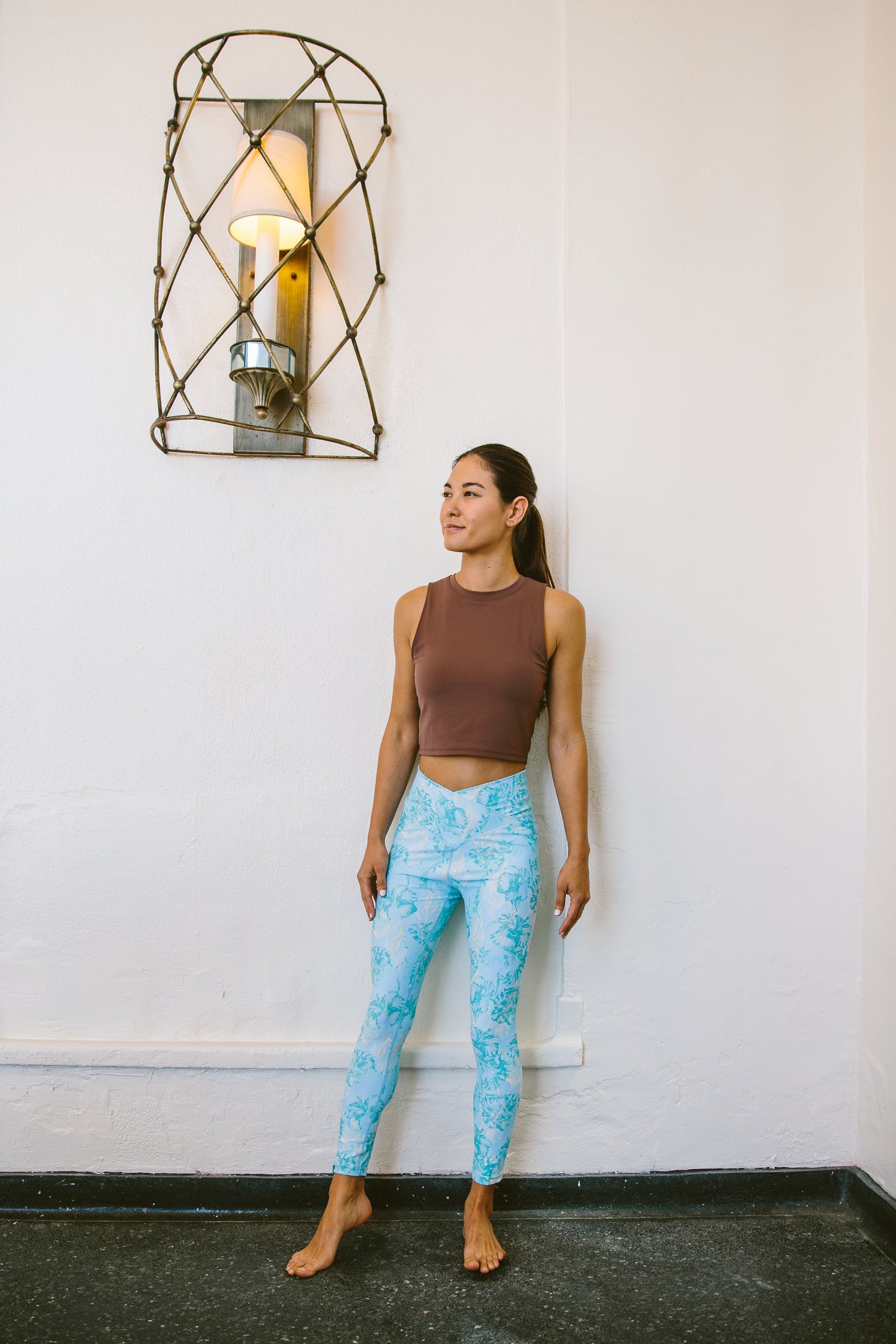 Narrow Neck Bra Tank Top