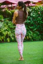Load image into Gallery viewer, Pink Paisley Leggings

